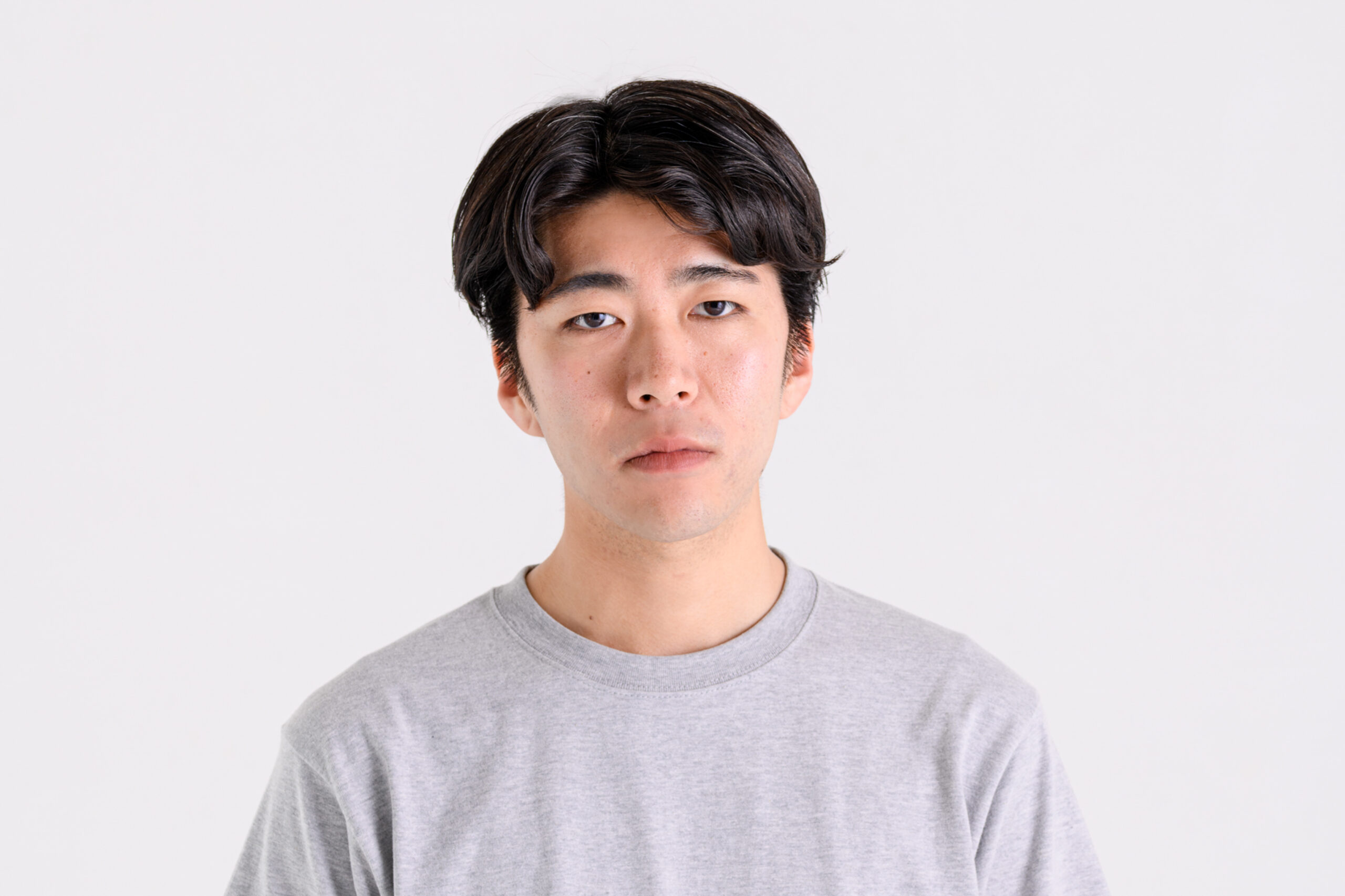 俳優：藤家矢麻刀のアップ写真