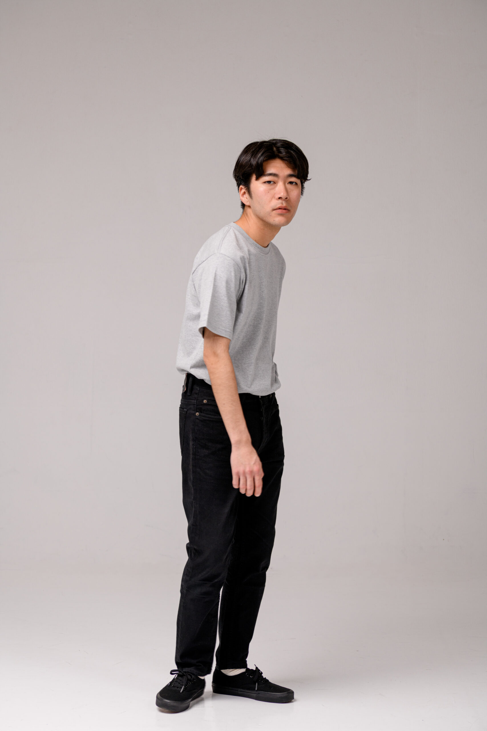 俳優：藤家矢麻刀の全員写真。